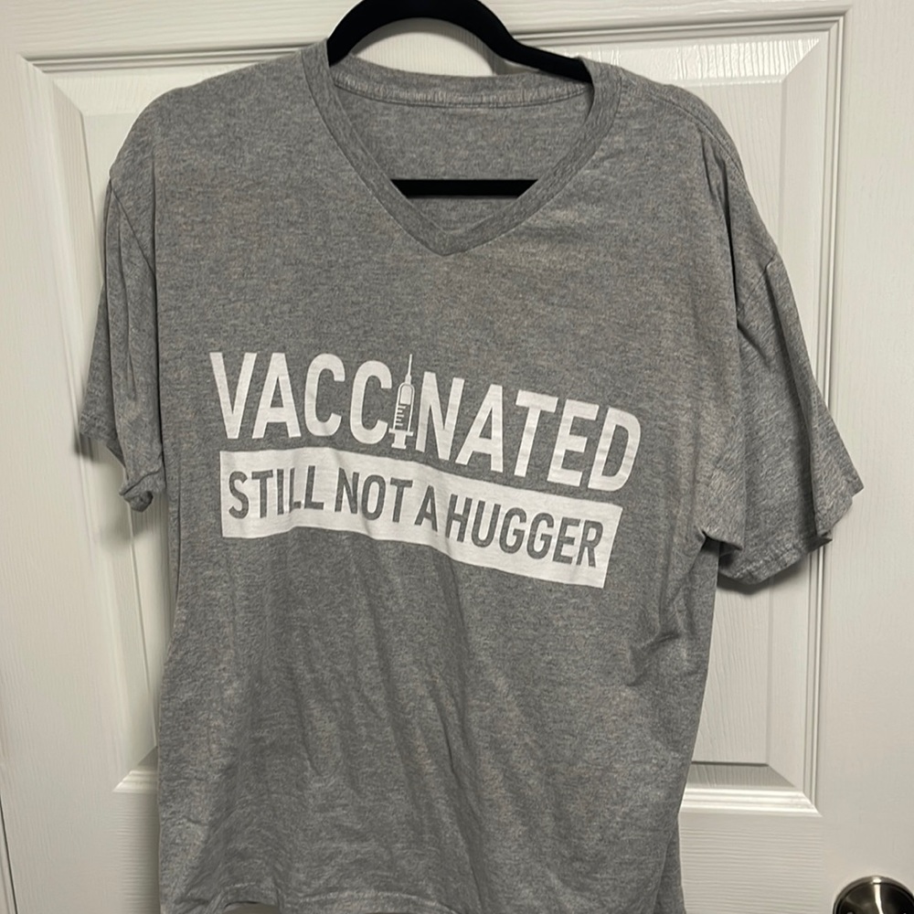 L Gray Graphic V Neck T Shirt Unisex